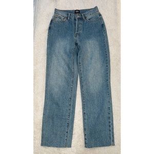 Urban Outfitter's slim straight cut "mom" jeans